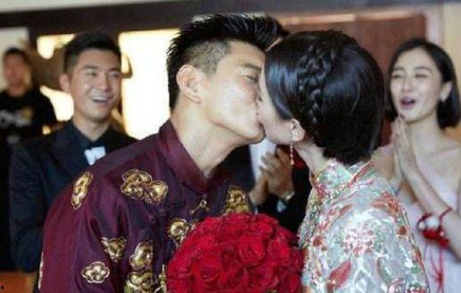 明星情侣参加婚礼,浪漫婚礼成焦点