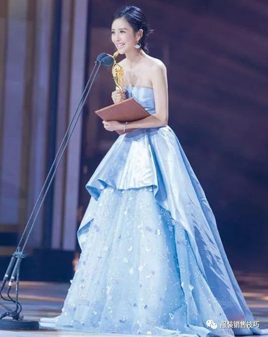 所有明星蓝色的礼服,蓝色礼服下的明星风采集锦