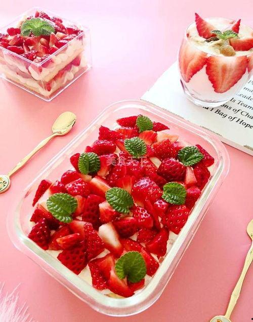 超市档口网红草莓甜点,超市档口网红甜点，甜蜜来袭！
