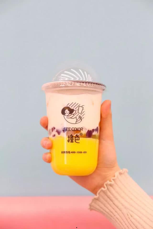 网红奶茶值得买吗吗,值得尝试的时尚饮品还是消费陷阱？